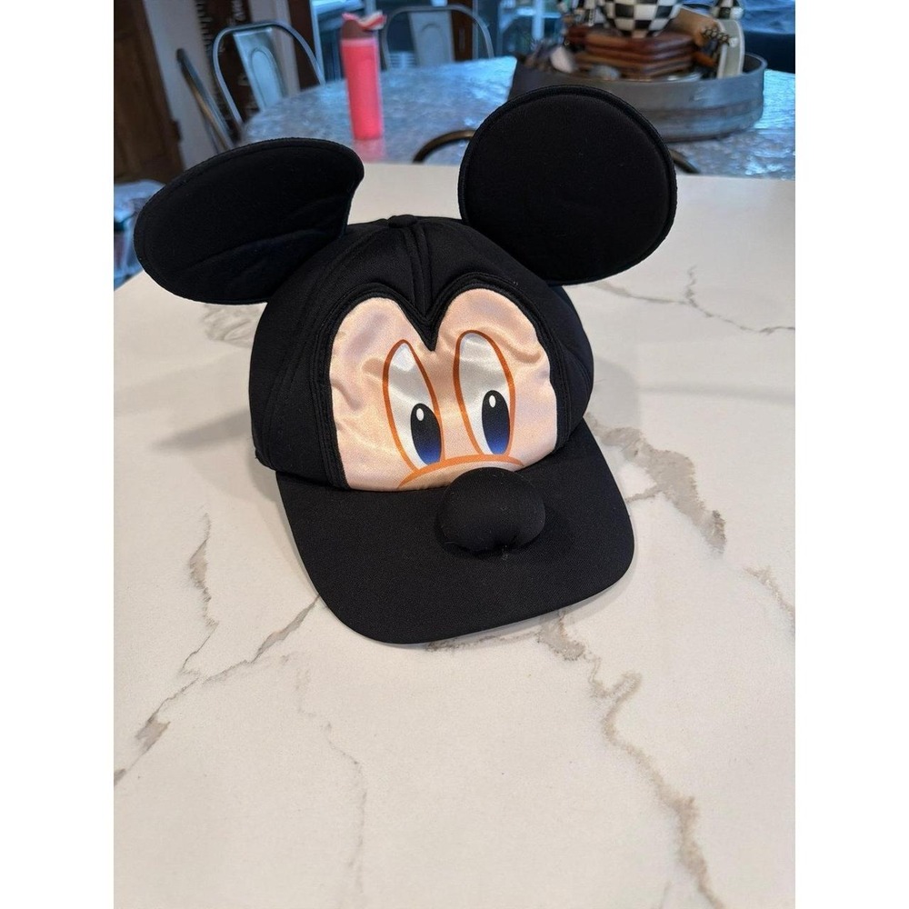 Disney on Ice Mickey Mouse baseball cap features iconic padded‎ kids